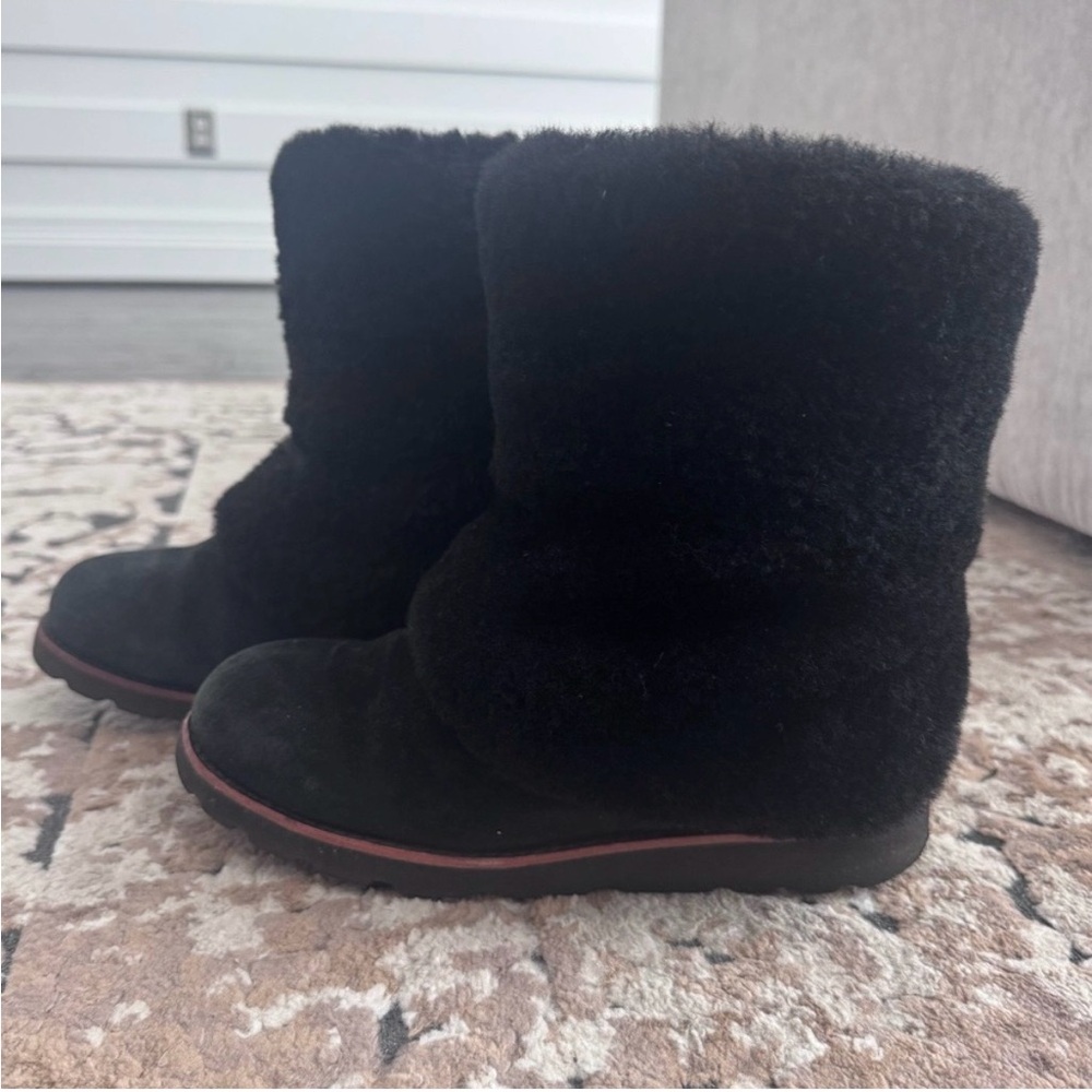 UGG Black Boots EUC - Picture 7 of 10